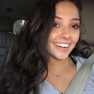 Meet your Posher, Olivia